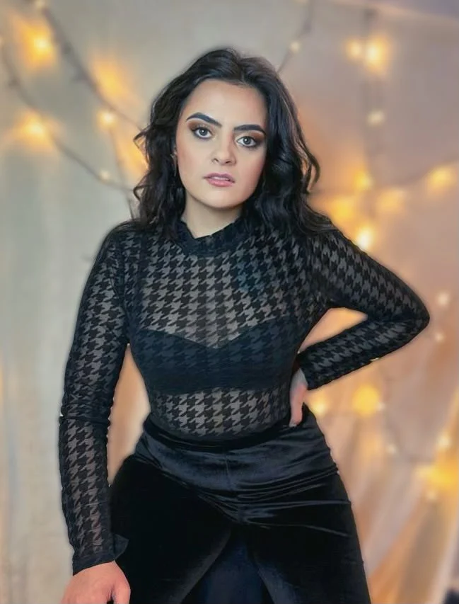 A portrait with warm lights